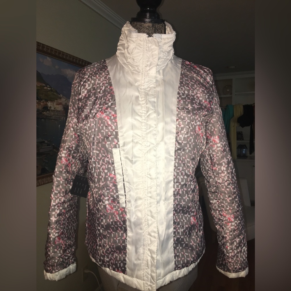 Marc New York Andrew Marc White Quilted Puffer Jacket in Size Medium. - Picture 6 of 15